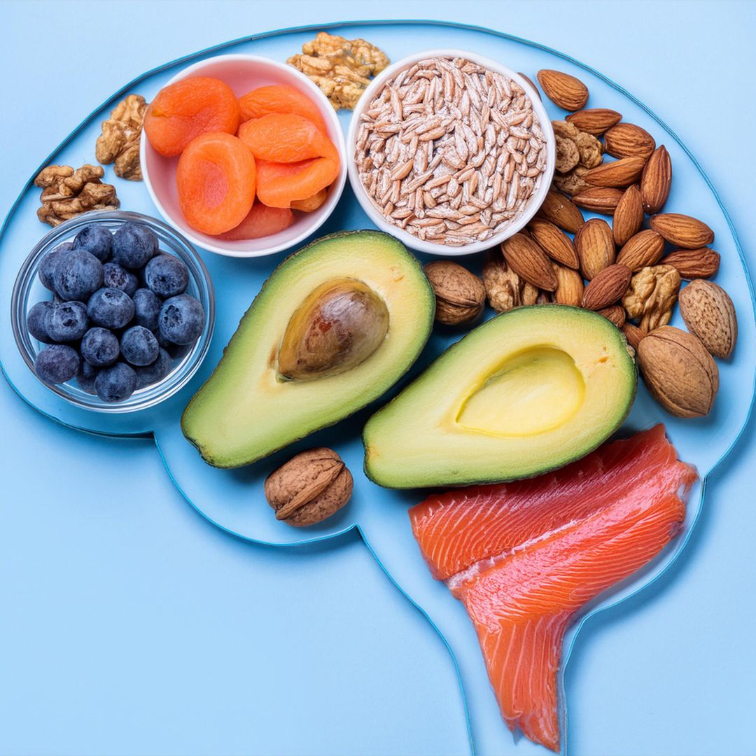 Healthy midlife lifestyle supporting brain health through nutritious food, movement and social connection